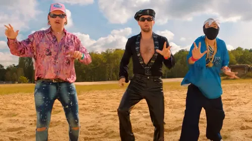 Myd, Krono et Squeezie viennent de dévoiler « Time Time ». 